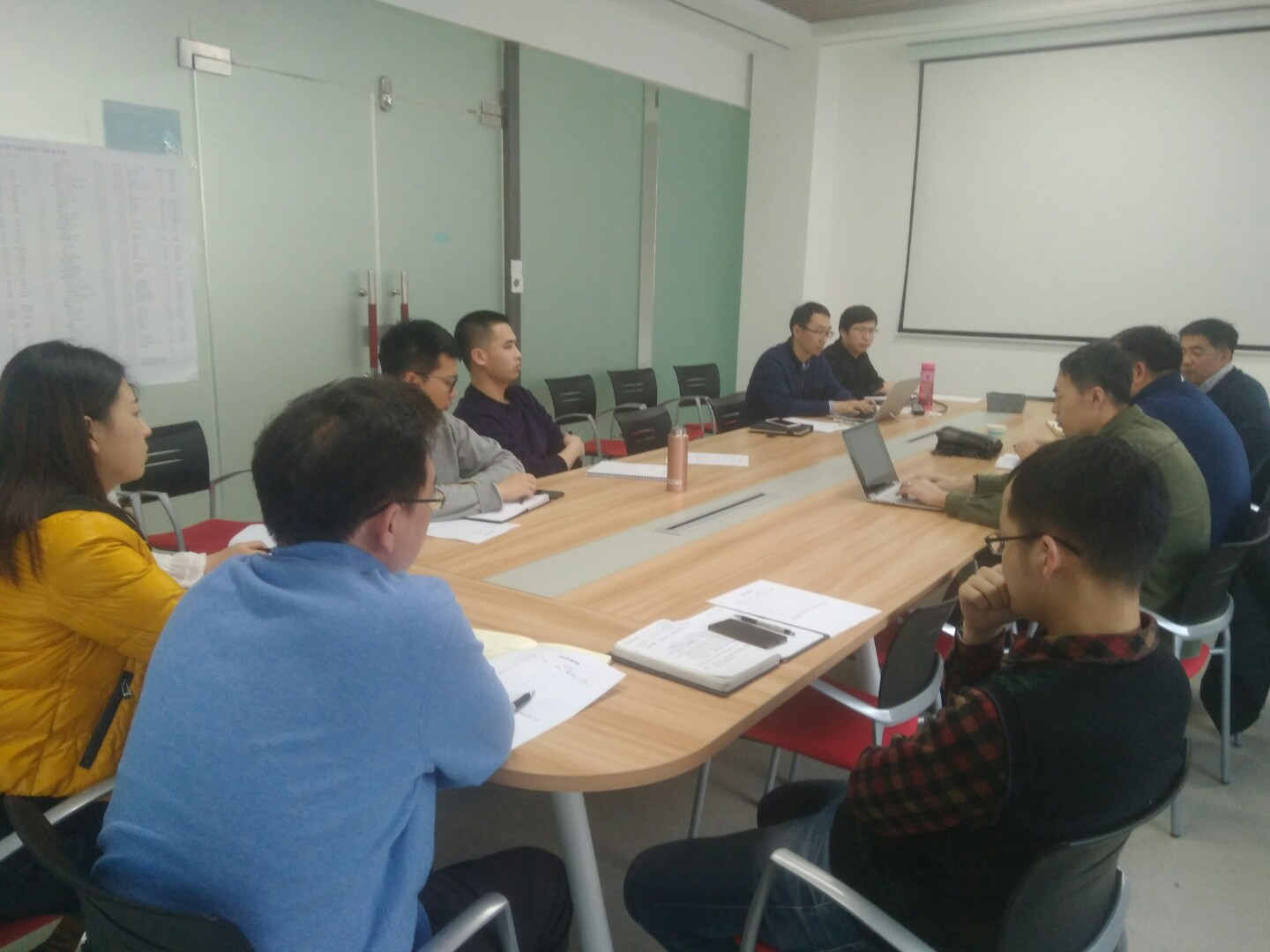 2018年2月长光华大党支部召开了年度组织生活会和民主评议党员大会。.jpg