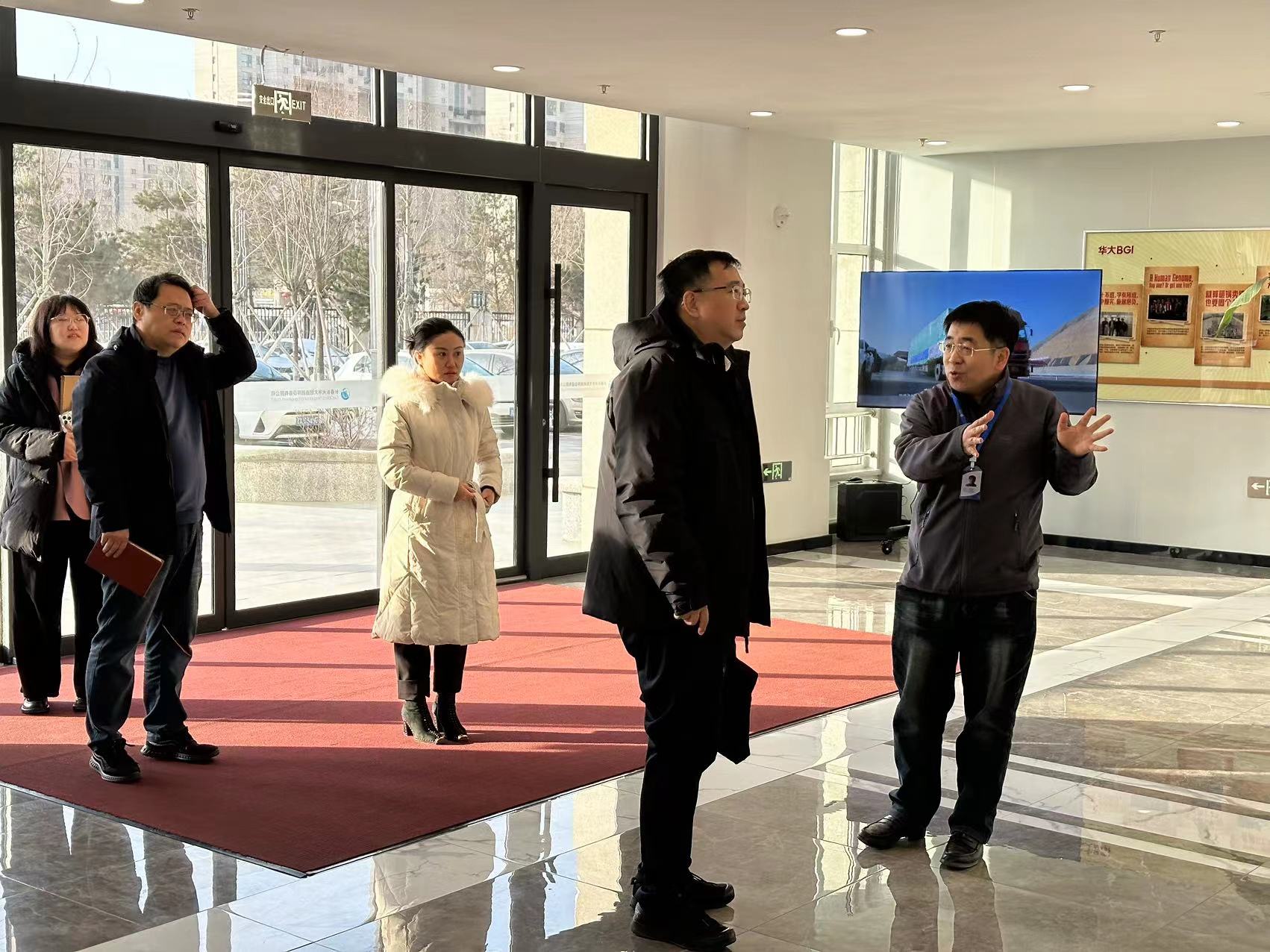 国家税务总局长春市税务局党委委员、副局长王仙虎一行到访长光华大进行调研